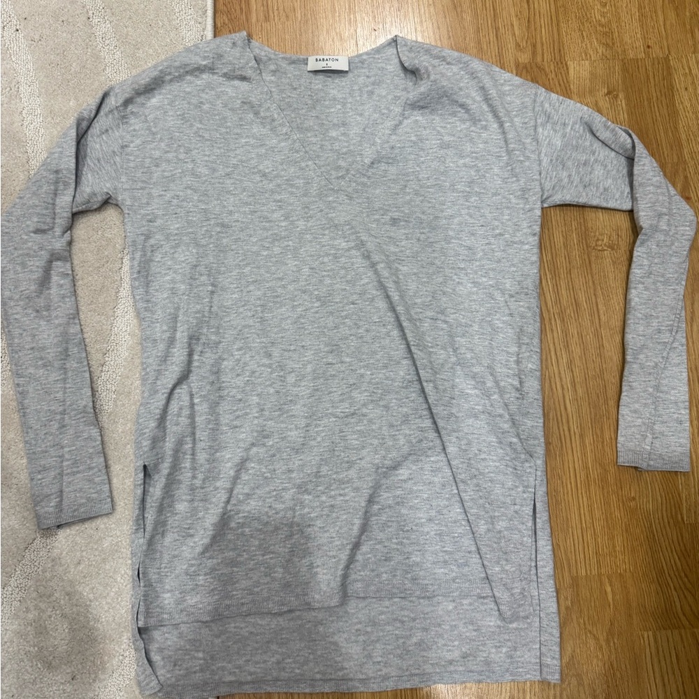 Aritzia gray V-neck sweater